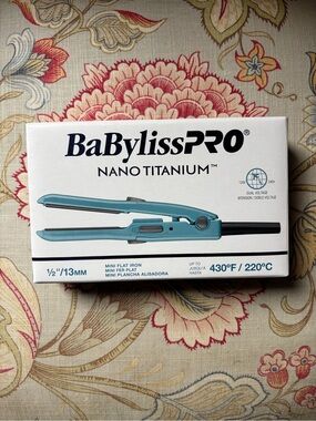BaByliss Pro mini flat iron